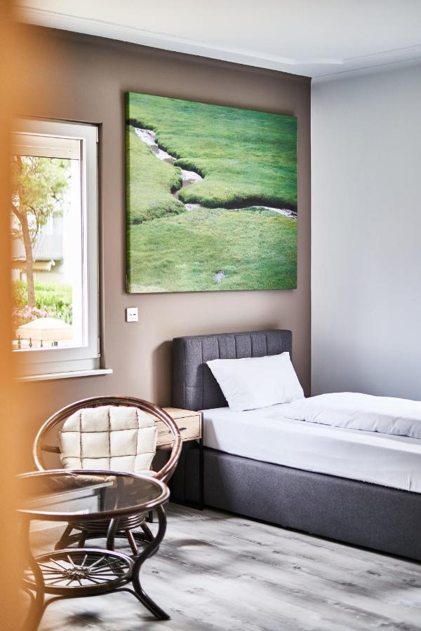 Primera Zimmer Mit Gemeinschaftsbad Singen Ngoại thất bức ảnh